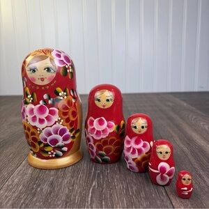 Set of 5 Vintage Hand Painted 5.5" Russian Nesting Dolls Red Pink Gold Floral